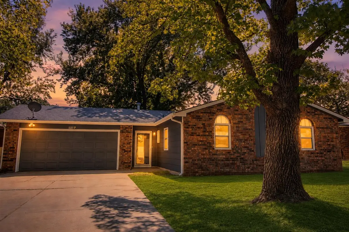 1217 Sunset, Mulvane, KS 67110 - #1