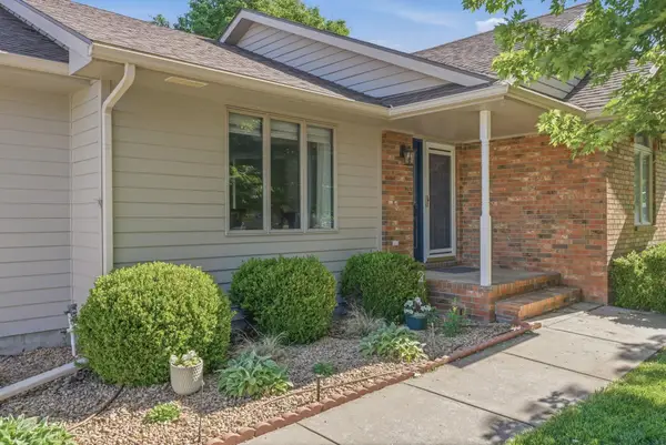 506 Wedgewood Ct, Hesston, KS 67062