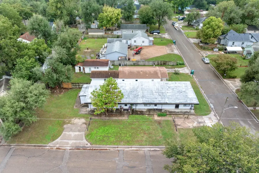 121-127 W 31st St N, Wichita, KS 67204 - #2