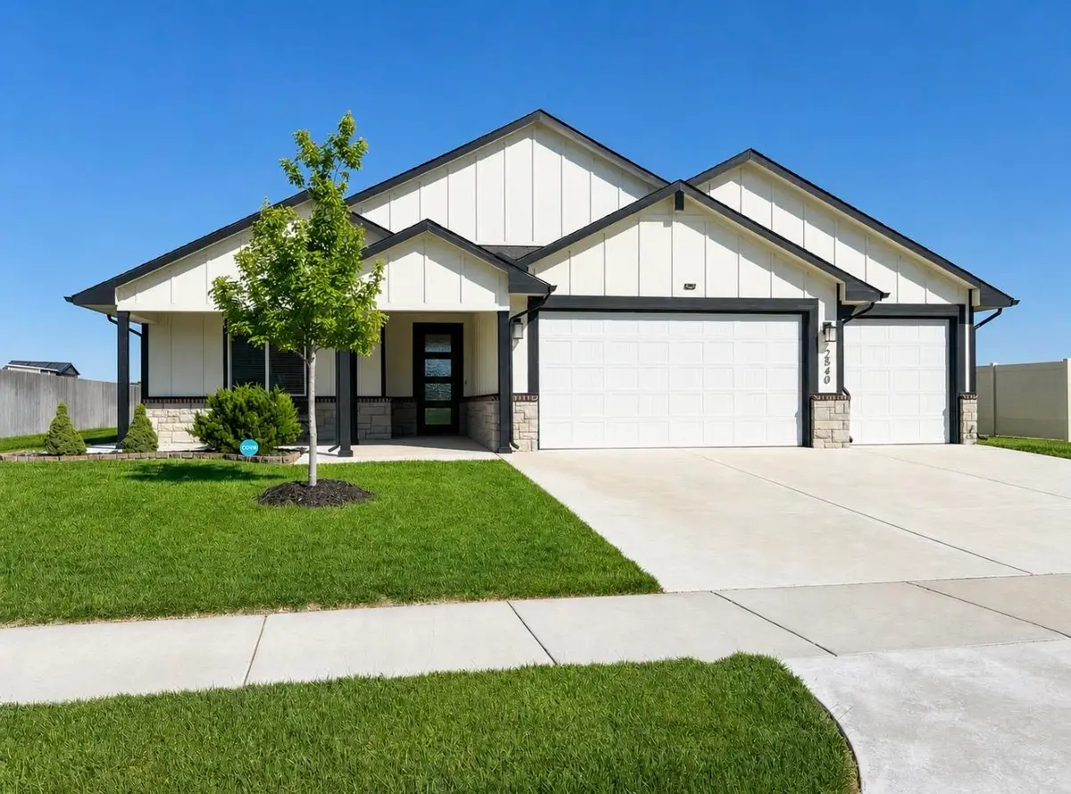 2540 S Spring Hollow St, Wichita, KS 67230 - #1