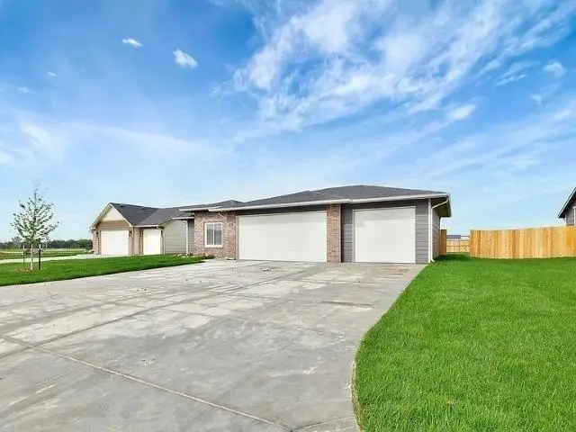 695 W Long Path Ct, Goddard, KS 67052 - #1