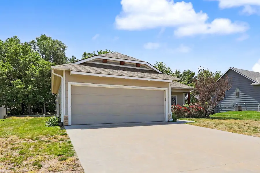 405 Karla Ave, Haysville, KS 67060 - #2