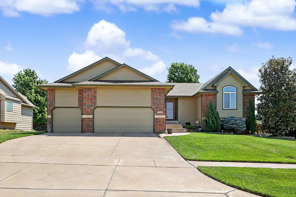 1326 S Summit Rd, Derby, KS 67037 - #1