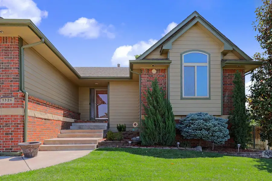 1326 S Summit Rd, Derby, KS 67037 - #3
