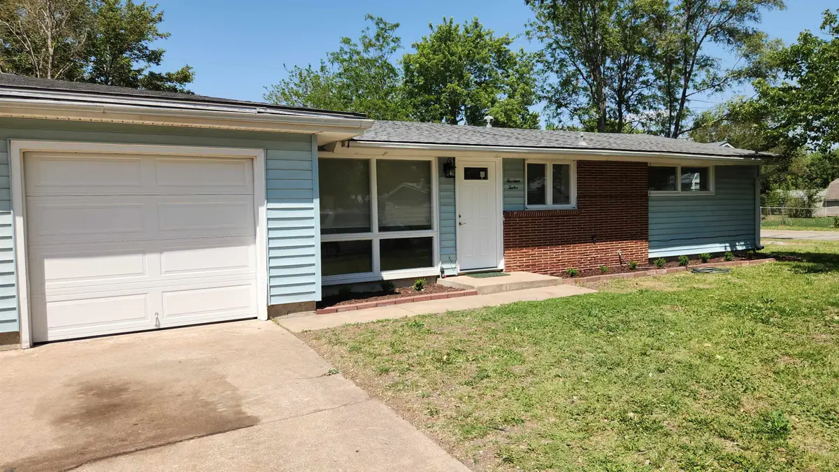 1412 Brittany St, Salina, KS 67401 - #1