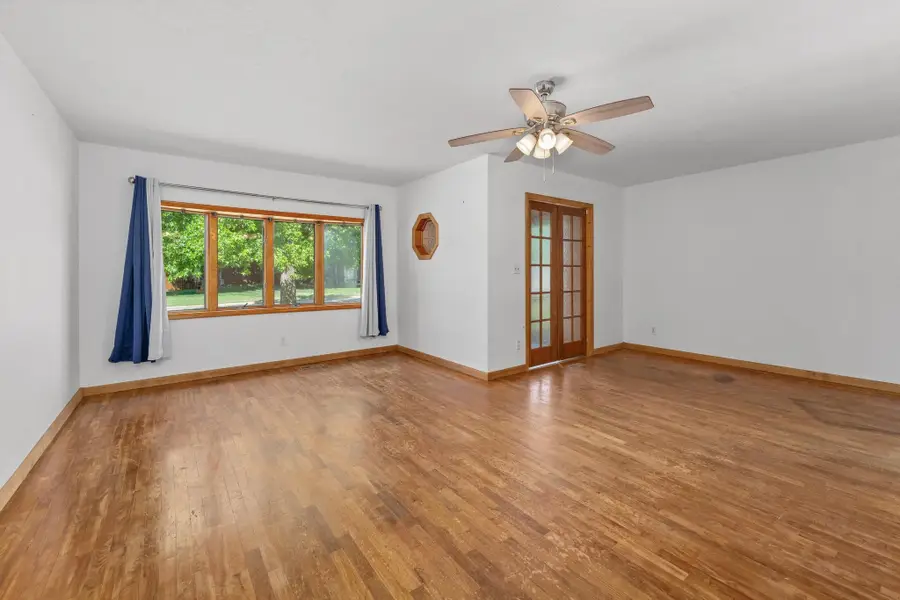 1319 N Poplar St, Wellington, KS 67152 - #2