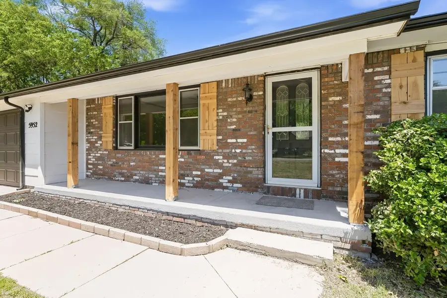 5952 N Palm Ln, Wichita, KS 67204 - #2
