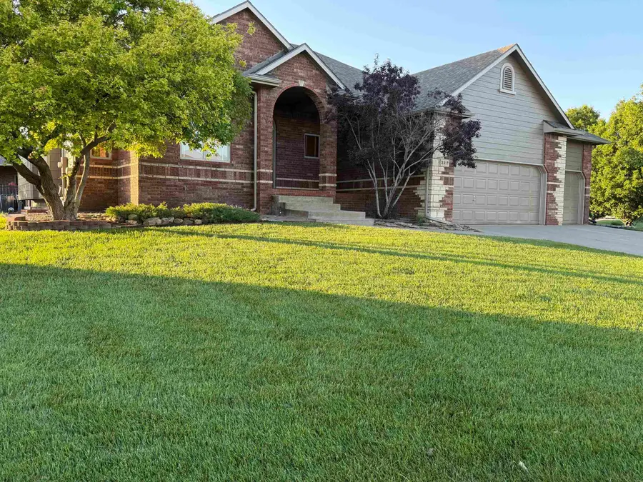 3317 N North Shore Ct, Wichita, KS 67205 - #2
