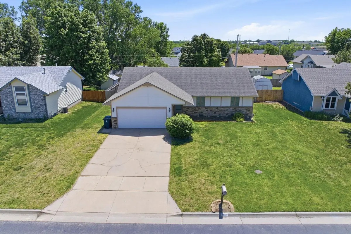 2919 W 4th Ave, El Dorado, KS 67042 - #1
