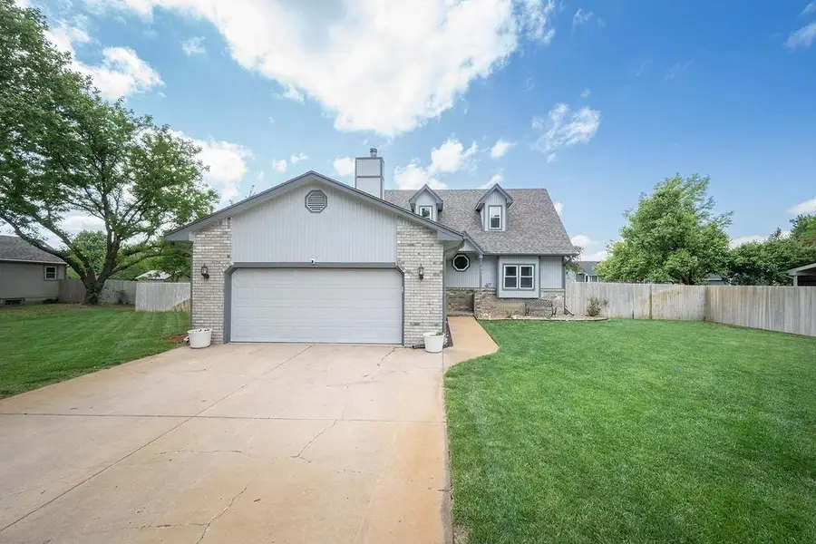 601 E Dover Dr., Valley Center, KS 67147 - #2