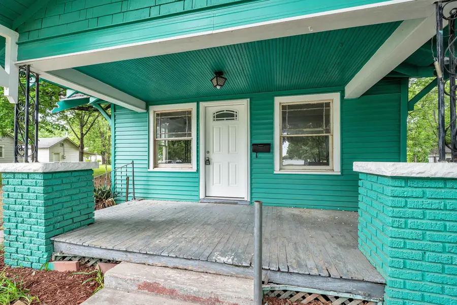 907 N Taylor, El Dorado, KS 67042 - #3