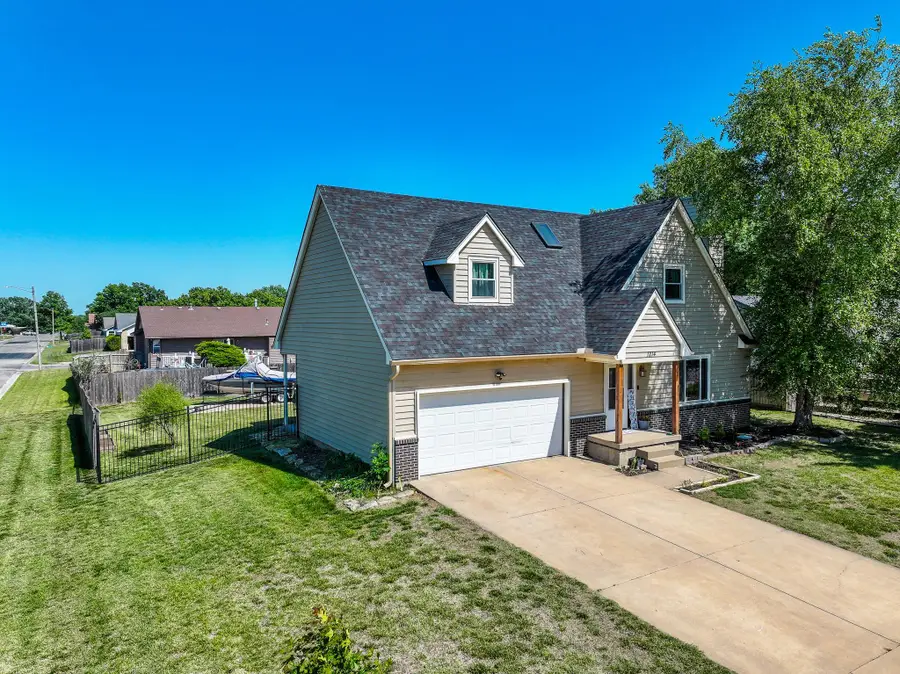 1214 Mccaskey Dr, Rose Hill, KS 67133 - #2