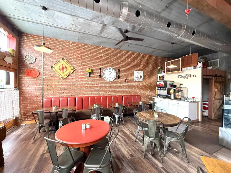 211 W Main St, Anthony, KS 67003 - #3