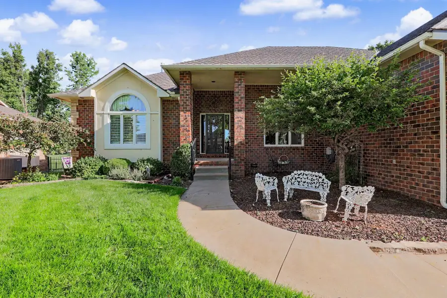 2526 N High Point Cir, Wichita, KS 67205 - #2