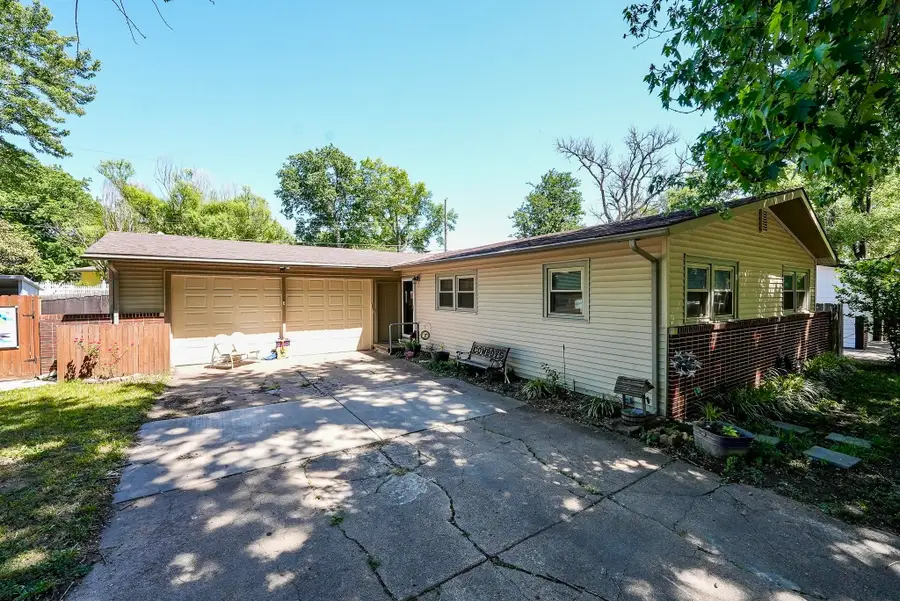 1646 N Montana Ave, El Dorado, KS 67042 - #2