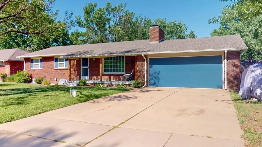 1357 N Valleyview St, Wichita, KS 67212 - #2