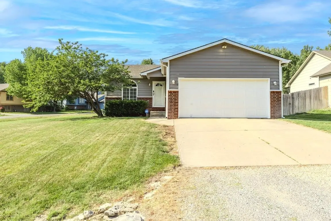 418 W Woodland Dr, Derby, KS 67037 - #1