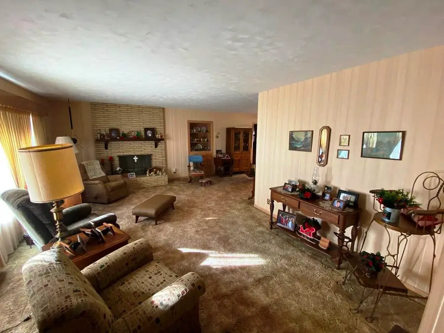 902 E 4th, Newton, KS 67114 - #2
