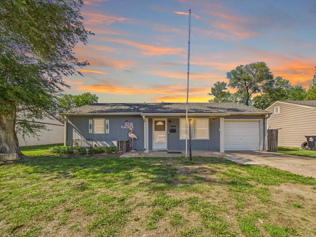 1504 Cheyenne Ave, Salina, KS 67401 - #1