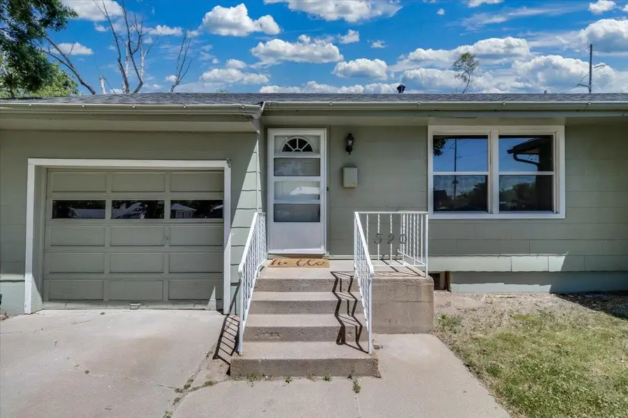 520 Harvey St, Halstead, KS 67056 - #3