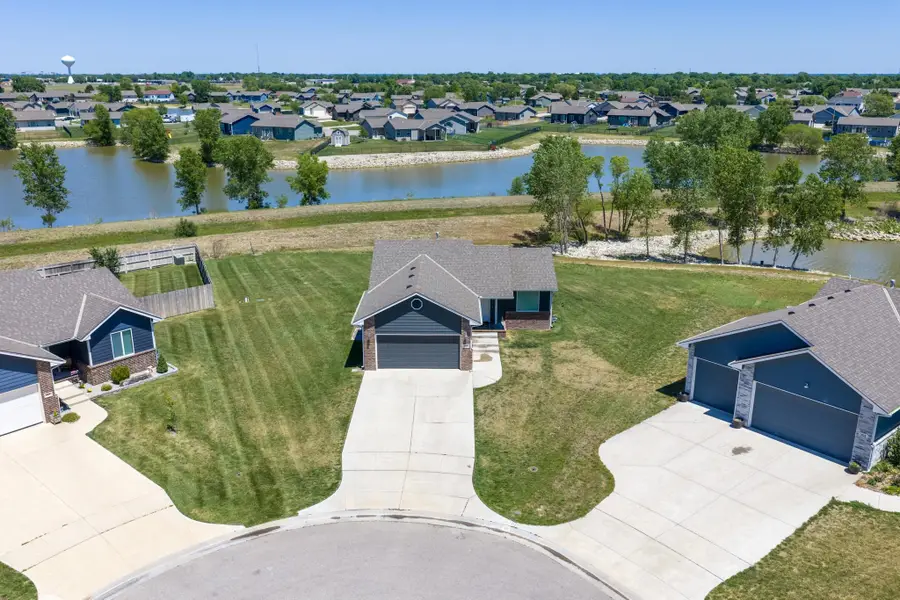 822 S Cattail Cir, Haysville, KS 67060 - #2
