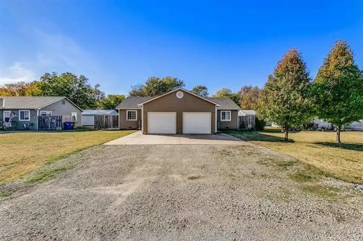 511 N Washington, Belle Plaine, KS 67013 - #1