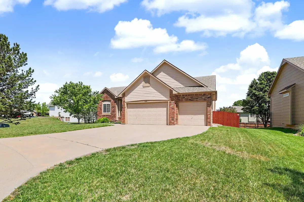 606 E Woodstone Ct, Andover, KS 67002 - #1