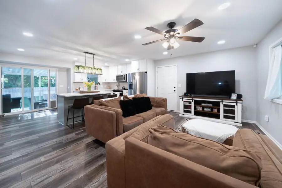 1523 N Rockwood Blvd, Mulvane, KS 67110 - #2