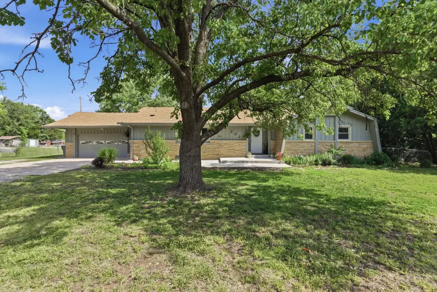 202 W Virginia Rd, Andover, KS 67002 - #2