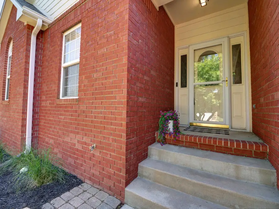 10 Kansas Ct, Newton, KS 67114 - #2