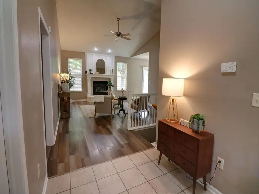10 Kansas Ct, Newton, KS 67114 - #3