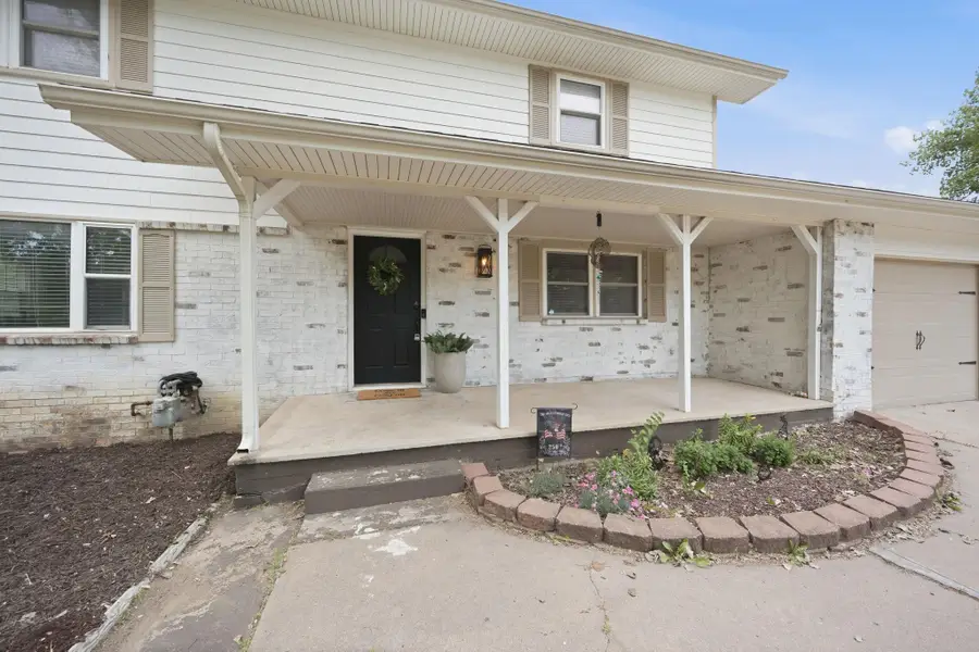 4645 N Hillcrest Ave, Bel Aire, KS 67220 - #3