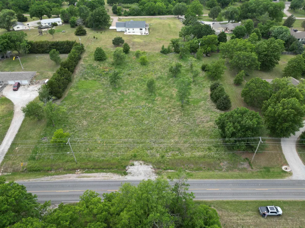 4477 S Pike Rd, Winfield, KS 67156 - #1