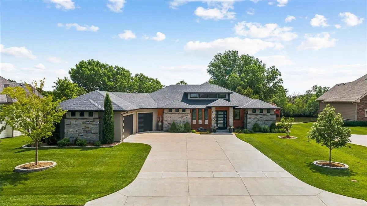 4046 N Stone Barn St, Maize, KS 67101 - #1
