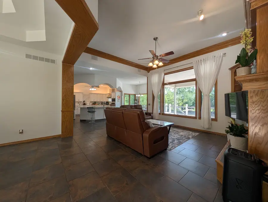 8253 E Oxford Ct, Wichita, KS 67226 - #3