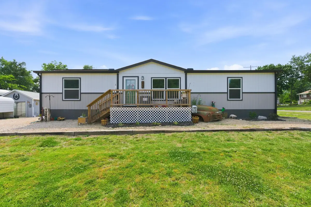 519 E 3rd St, Eureka, KS 67045-1903 - #1