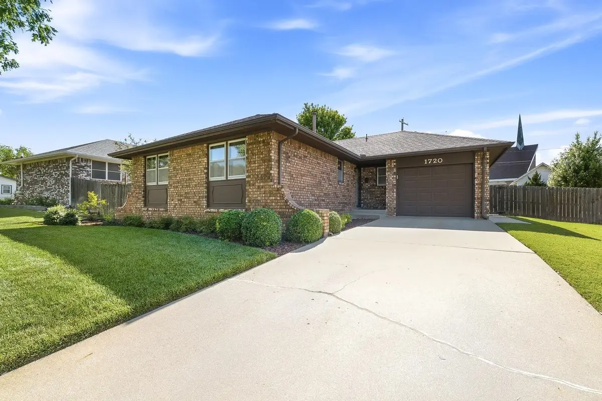 1720 N State St, Augusta, KS 67010 - #1