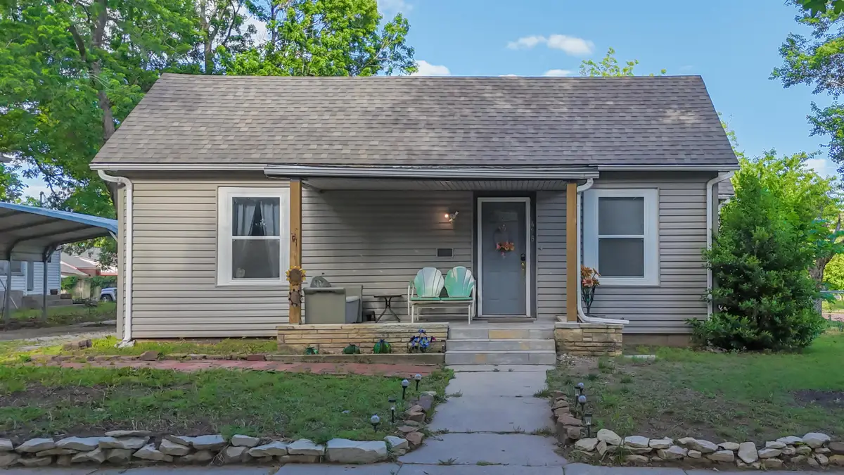 428 S C St, Arkansas City, KS 67005 - #1