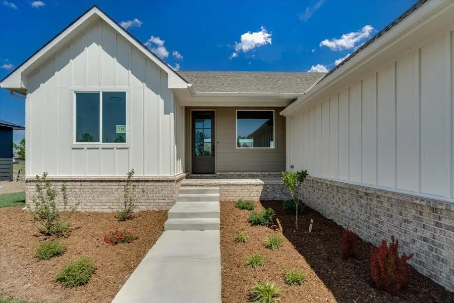8884 E Bradford St, Wichita, KS 67210 - #3