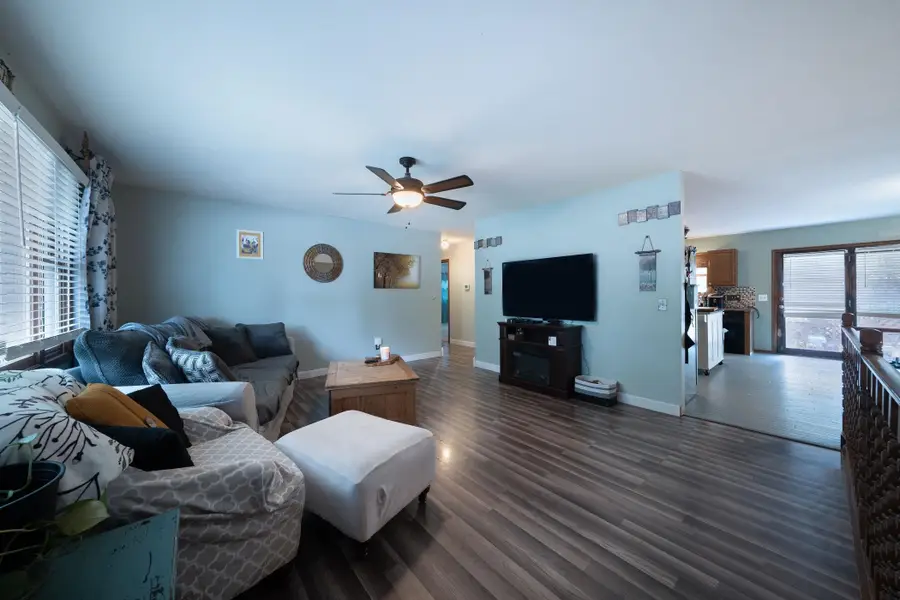 927 E 43rd Ave, Wichita, KS 67216 - #2