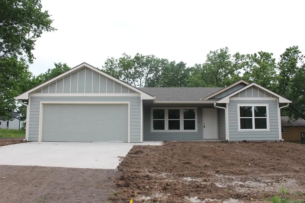 403 E 11th Ave, El Dorado, KS 67042 - #1