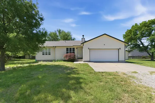 1521 E Rose Lane, Andover, KS 67002