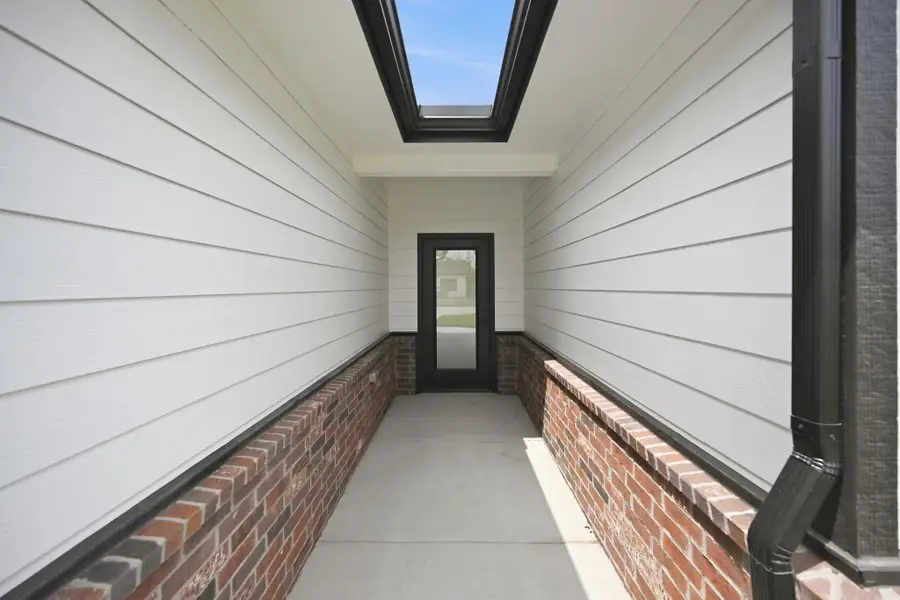 502 E Elmwood St, Park City, KS 67147-1123 - #3