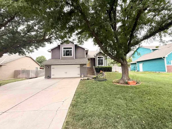 2443 N Woodlawn Blvd, Derby, KS 67037