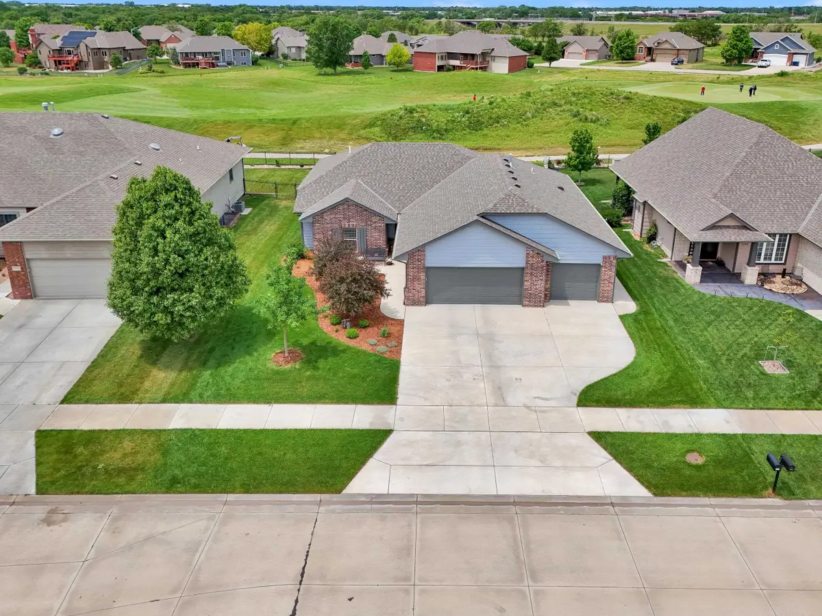 1717 Casey, Newton, KS 67114 - #1