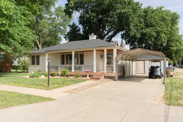 324 W 4th St, Andale, KS 67001