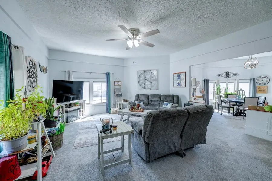 721 E 17th, Winfield, KS 67156 - #3