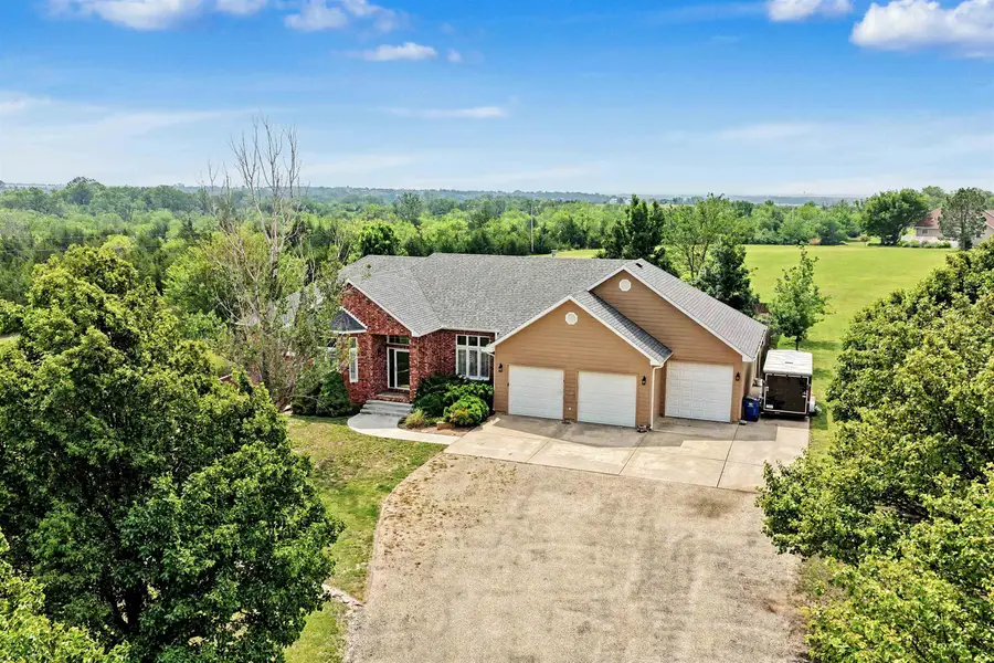 5162 N Prairie Ridge Rd, Salina, KS 67401 - #2