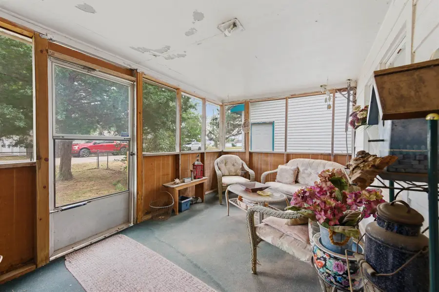 137 N Davidson Ave, Bentley, KS 67016 - #3