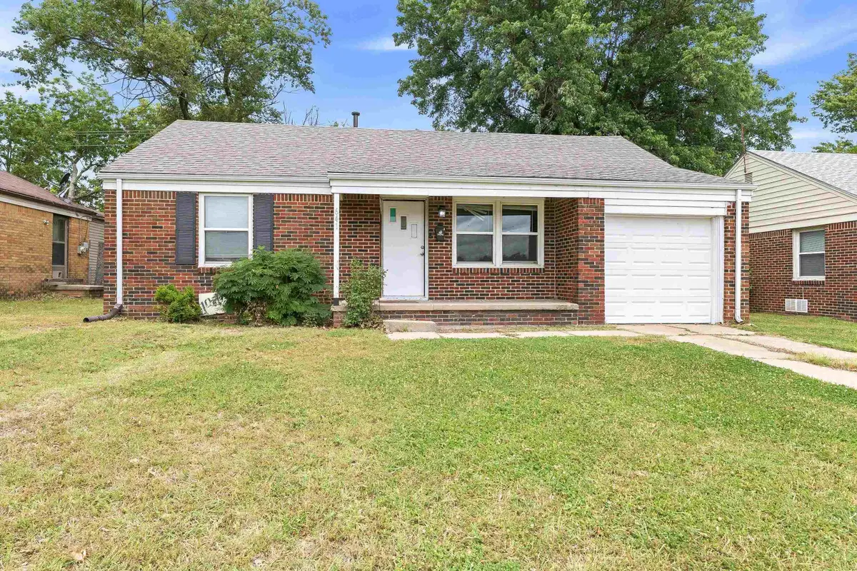 641 S Apache Dr, Wichita, KS 67207 - #1